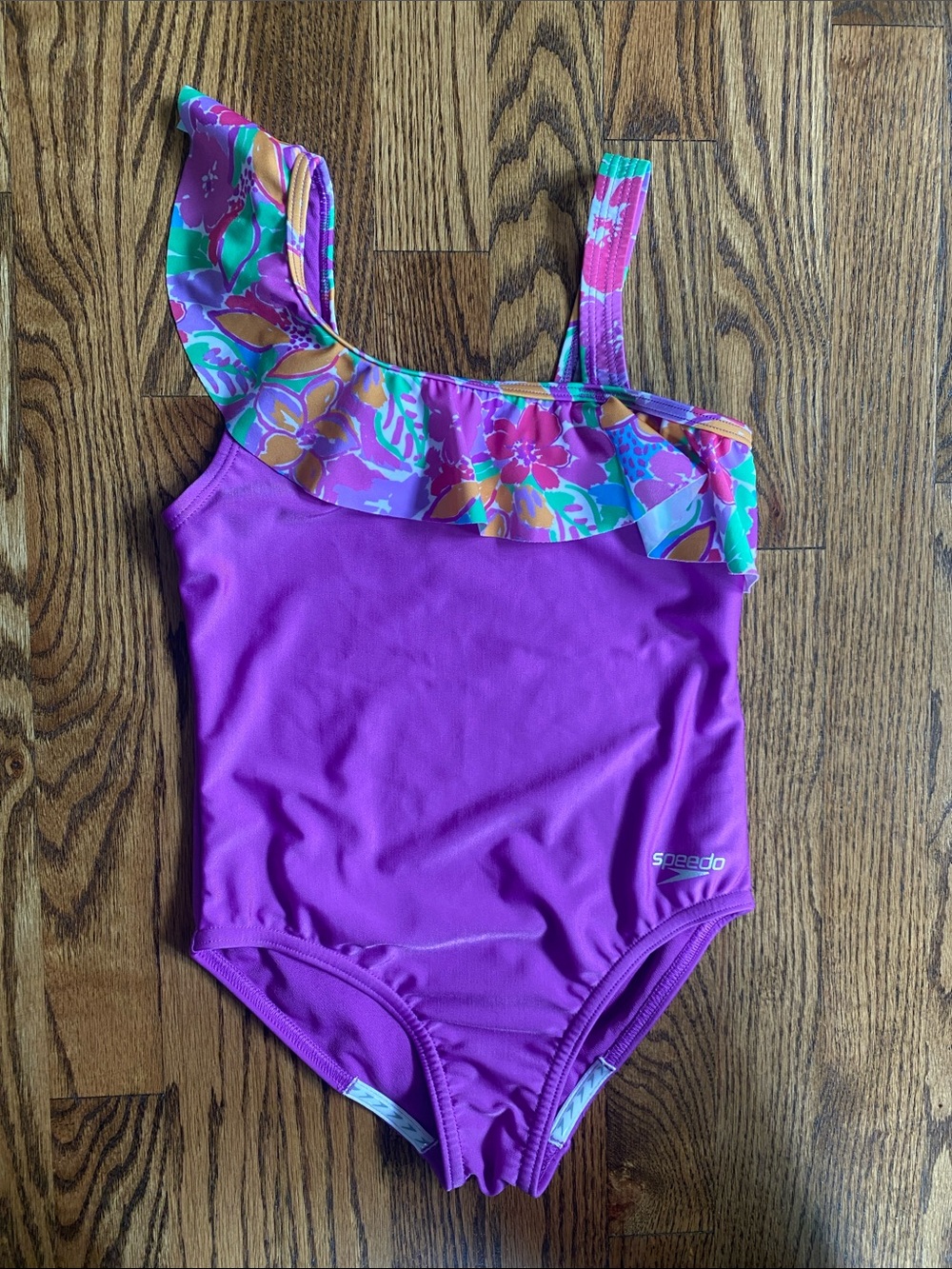 Girls’ Speedo Asymmetrical Ruffle One Piece Swimsuit, size M. Great condition